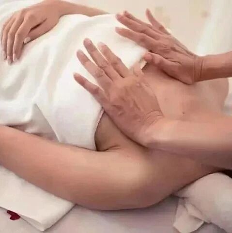 当妈不易！产后堵奶苦不堪言，堵奶这些事一次搞清楚